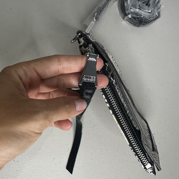 Aimee Kestenberg Leather Phone Crossbody Bag Out of Office -Vanilla Snake NWOT - Picture 3 of 5